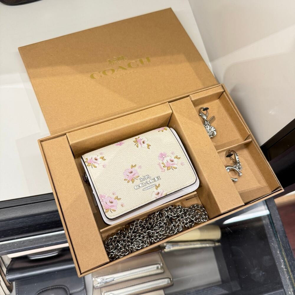 Last 1 ‼️Coach Boxed Mini Wallet On A Chain With Floral Print CAL70